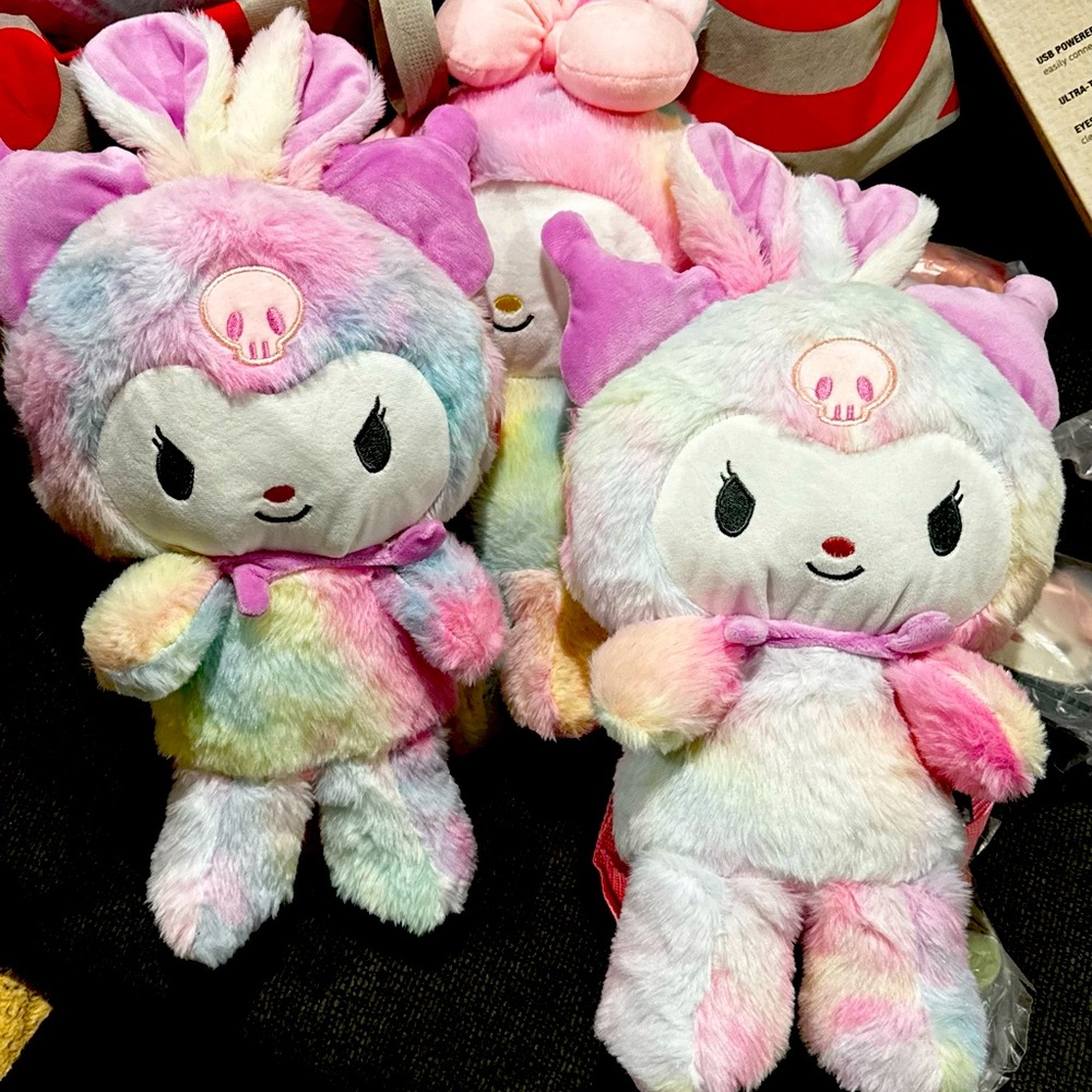 Plushie backpacks of Kuromi and my melody.